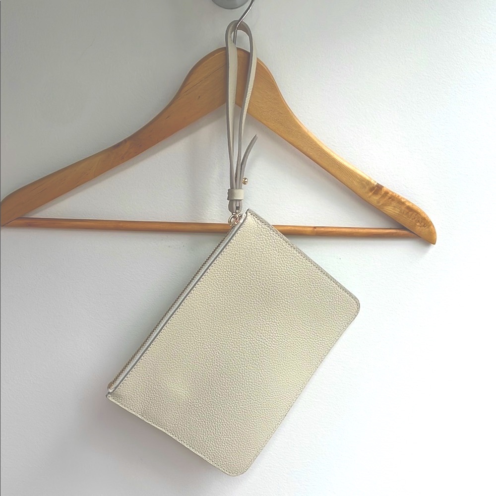 Banana Republic Elegant Cream Pebble Leather Wristlet